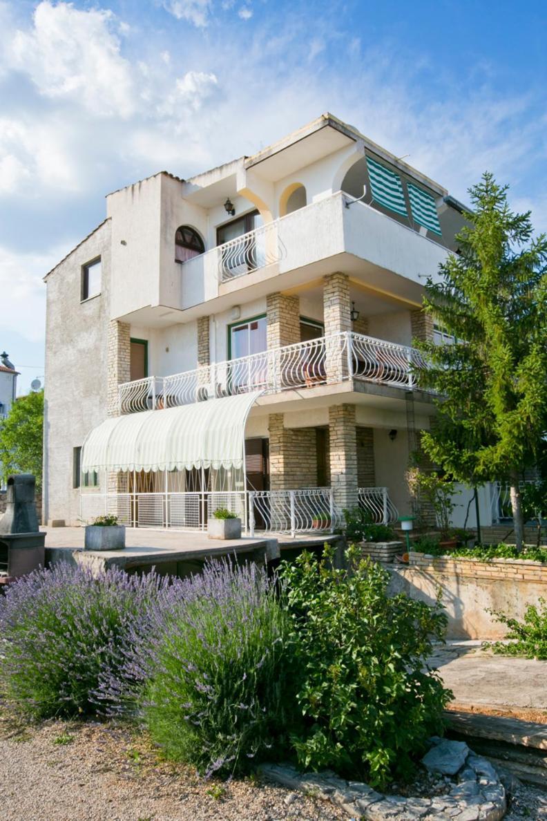 Apartmani Trlaja Vodice Bagian luar foto