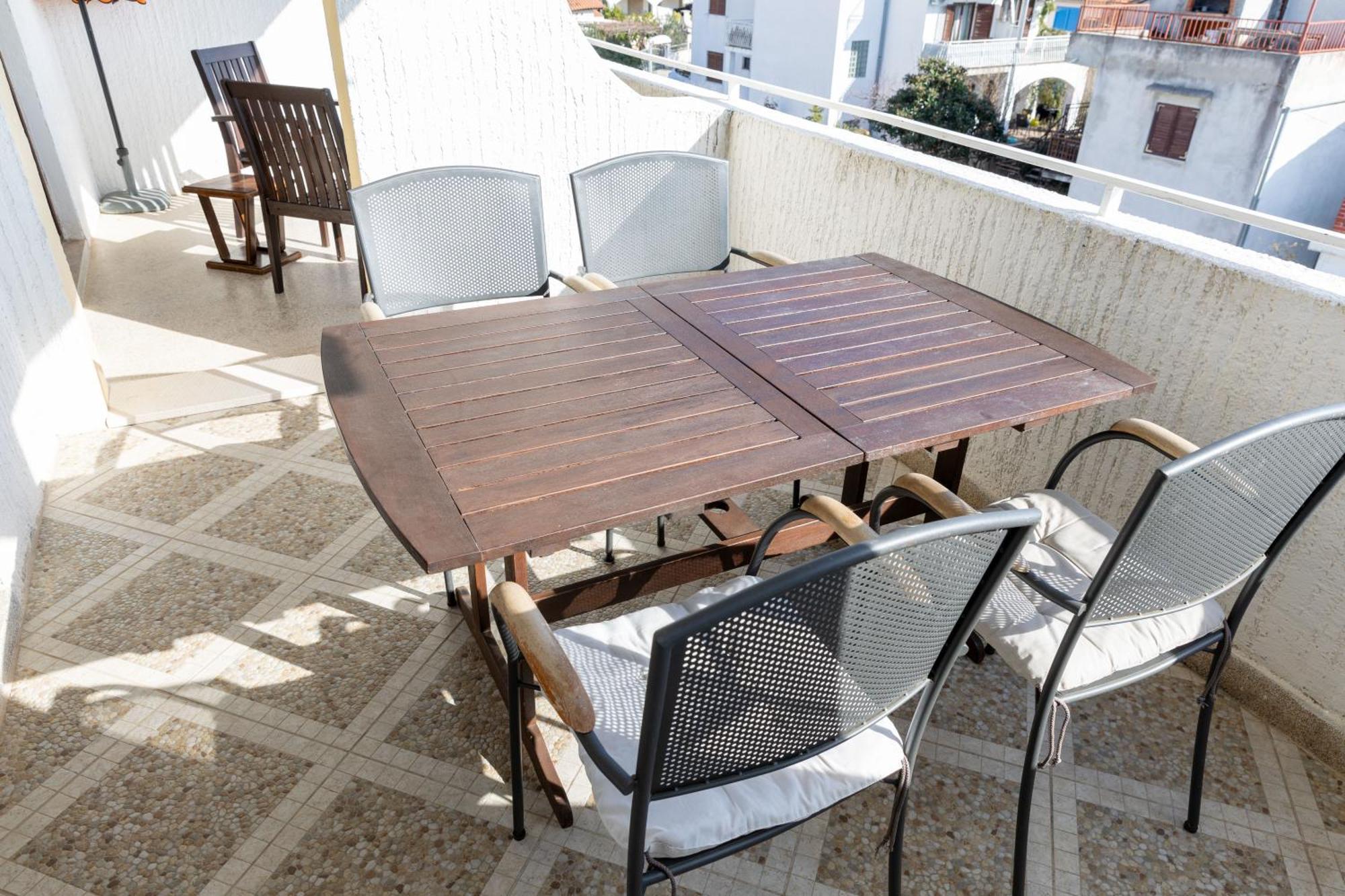 Apartmani Trlaja Vodice Bagian luar foto