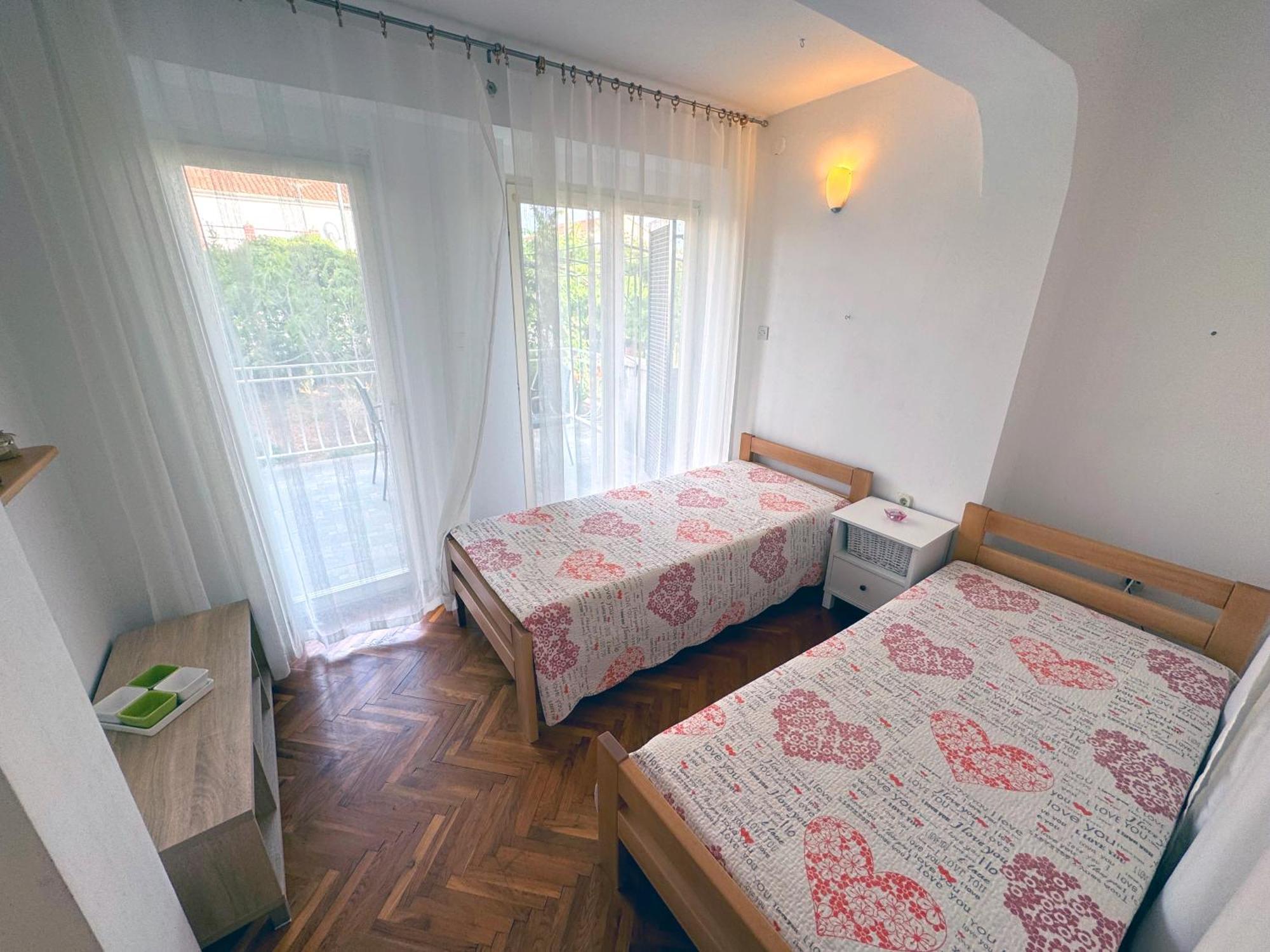 Apartmani Trlaja Vodice Bagian luar foto